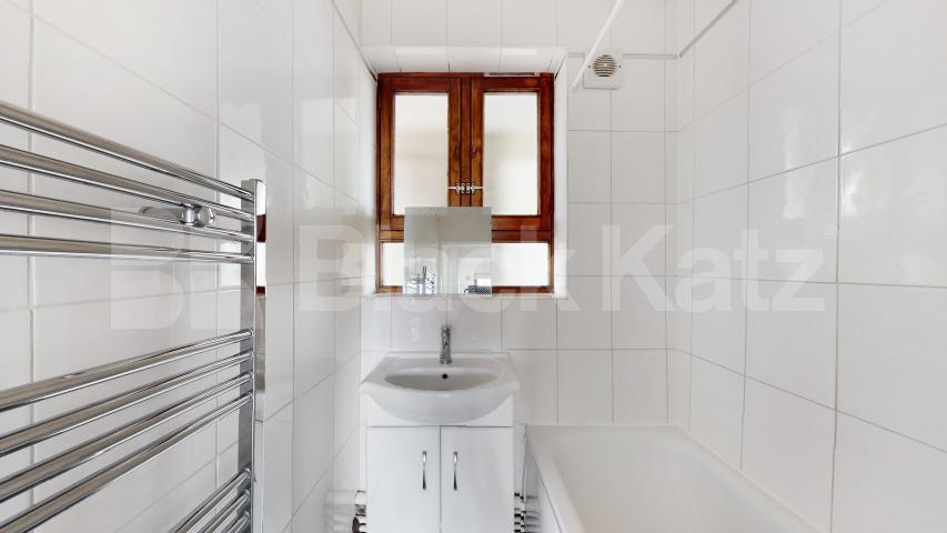 			2 Bedroom, 1 bath, 1 reception Flat			 Birkenhead Street, Kings Cross